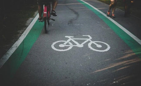 ¿Merece la pena una bicicleta eléctrica de doble suspensión para ciudad y caminos